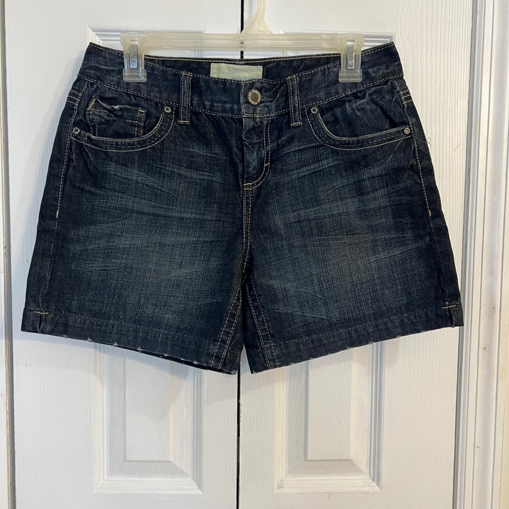 ✨Maurices Taylor Short Denim Shorts Mid rise 5 inch‎ inseam